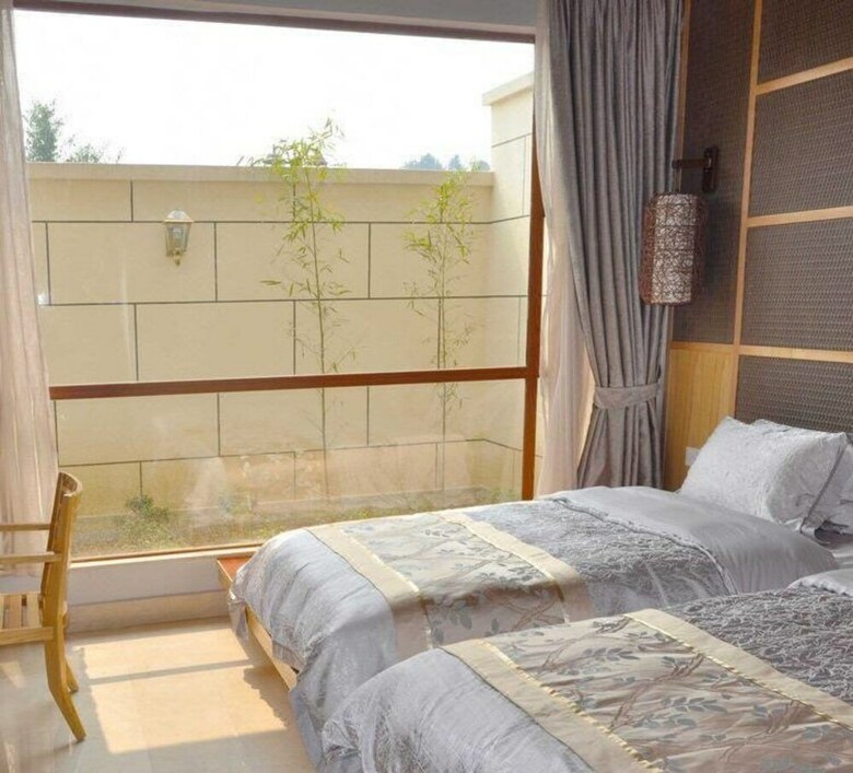 Palace International Hot Spring Hotel
