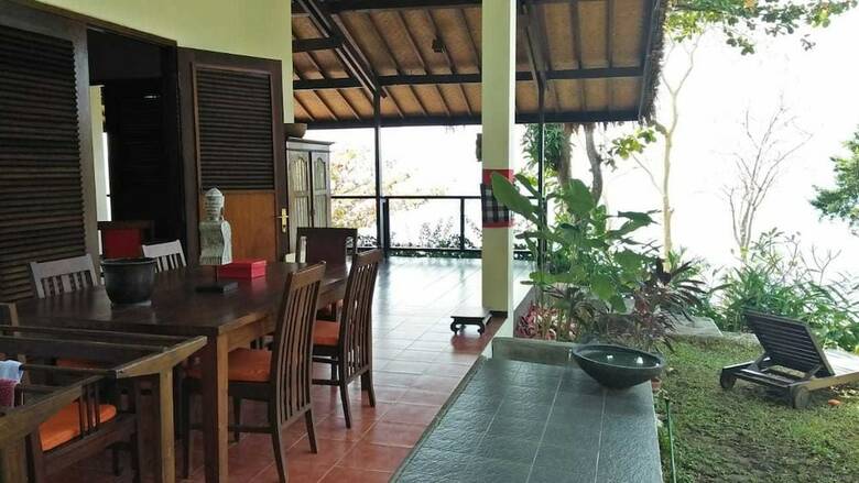 Villa Gamrang, Exclusive Beach Villa (4 Br)