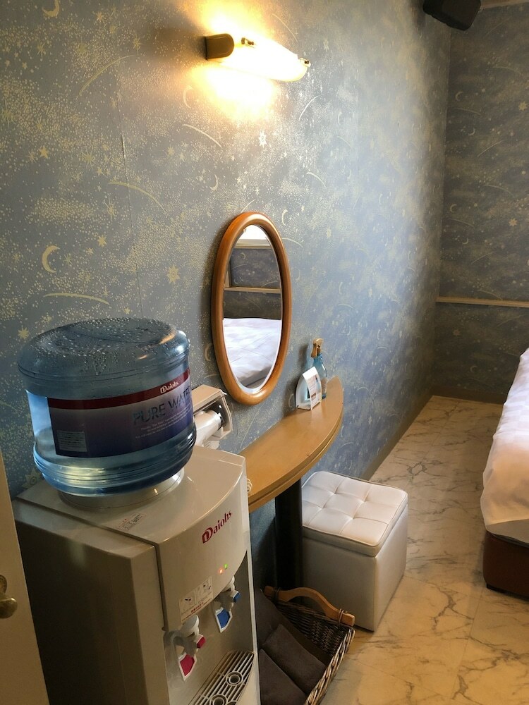 Hotel Revoir - Adults Only