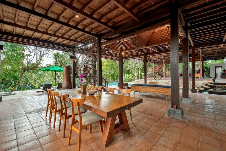 Villa Atas Awan