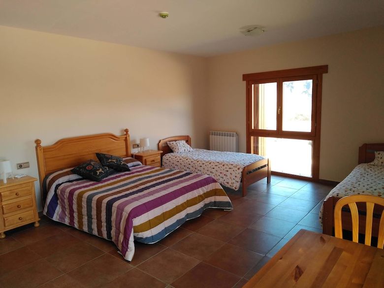 Hostal Albergue Casa Salinas