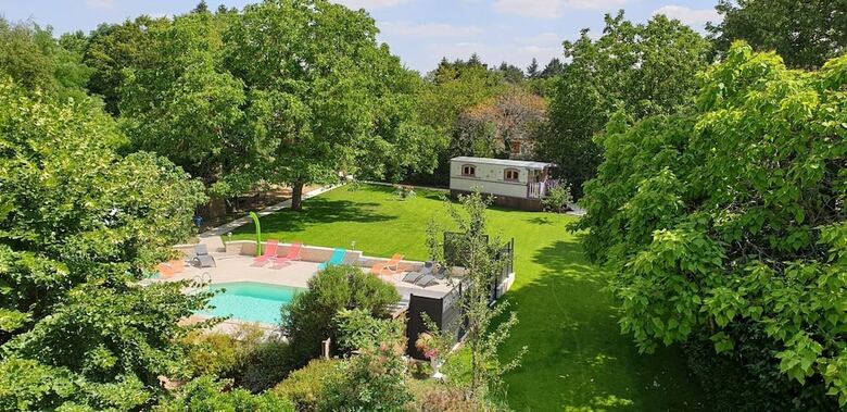 Bed & Breakfast Les Insolites de La Pouillyzotte