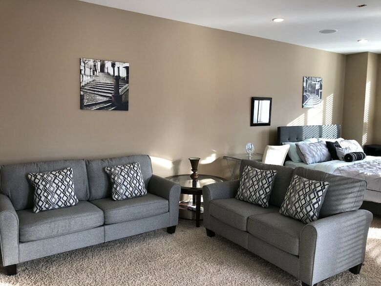 Hotel Luxury Lakefront Rooms