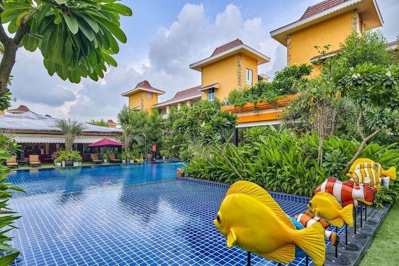 Hotel Mayfair Lake Resort