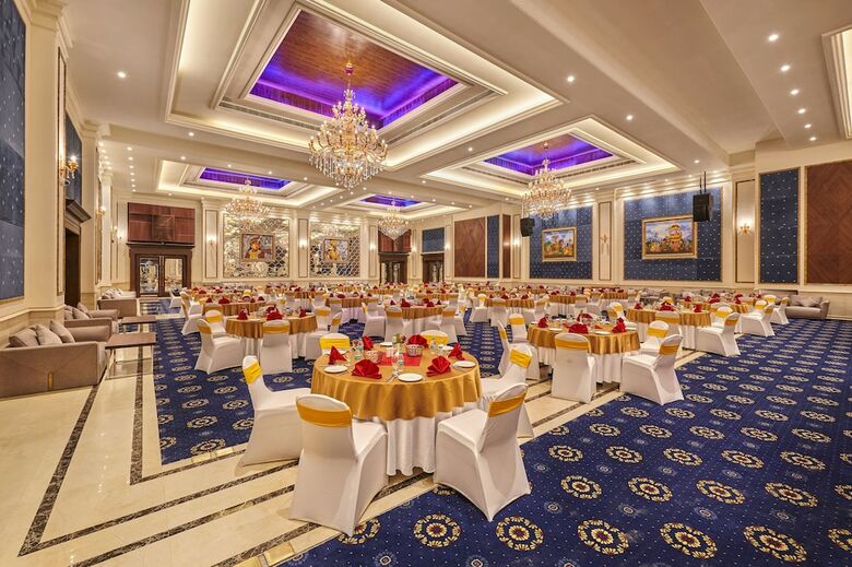 Hotel Mayfair Lake Resort