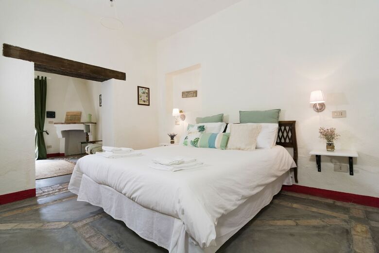 Agroturismo Castello Di Serragiumenta
