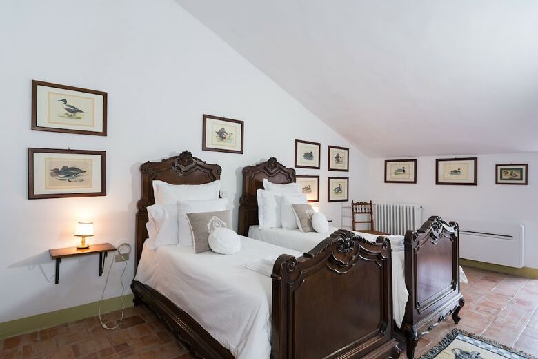 Agroturismo Castello Di Serragiumenta