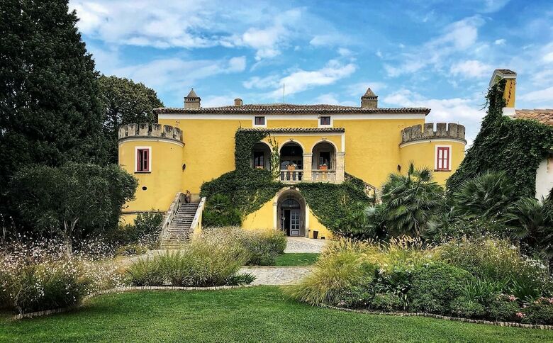 Agroturismo Castello Di Serragiumenta