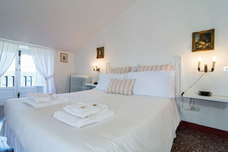 Agroturismo Castello Di Serragiumenta