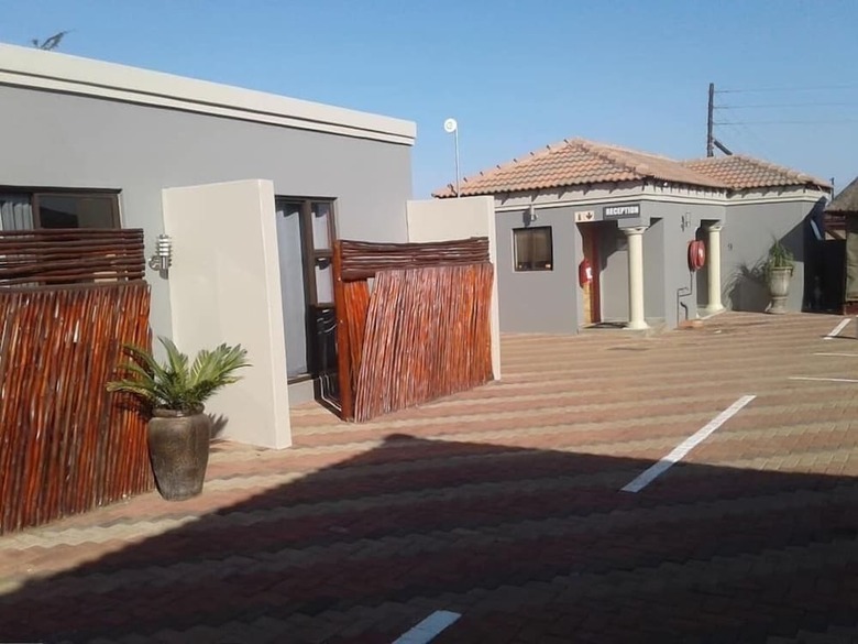 Hotel Thavhani Guest House