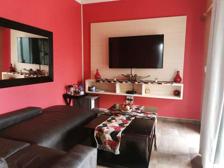Hotel Thavhani Guest House