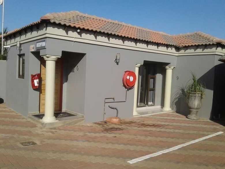 Hotel Thavhani Guest House