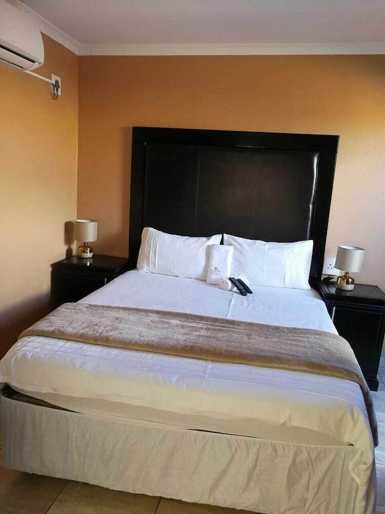 Hotel Thavhani Guest House