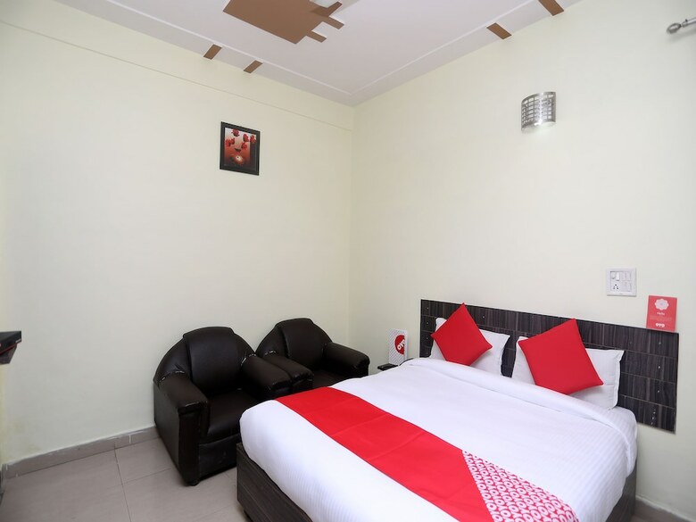 Hotel Oyo 19472 Highway Regency