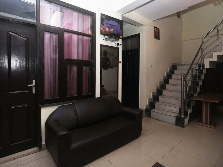 Hotel Oyo 19472 Highway Regency