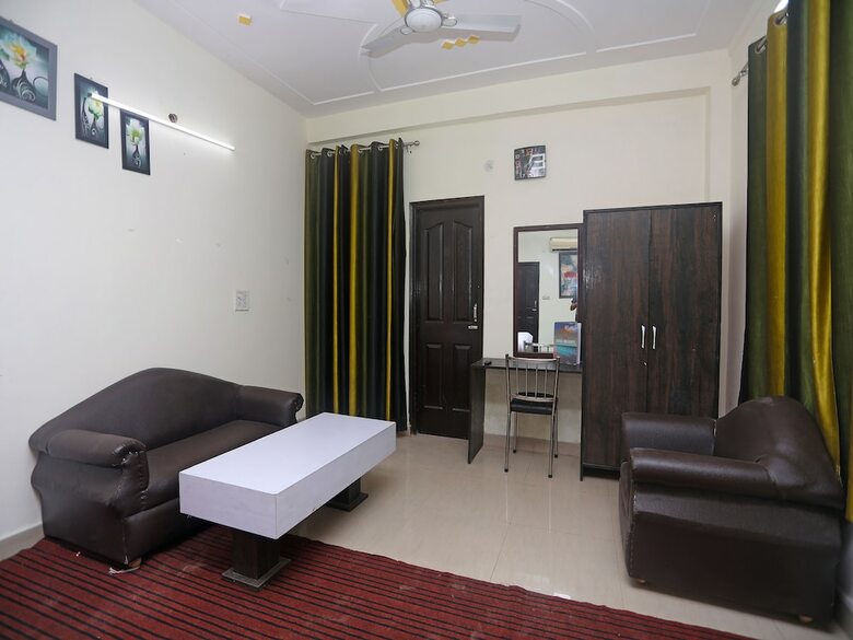 Hotel Oyo 19472 Highway Regency