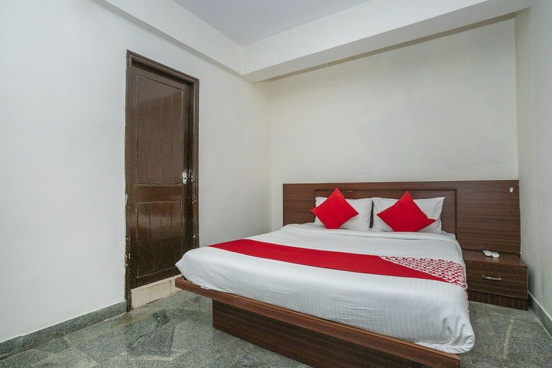 Hotel Oyo 22940 Sri Durga Residency