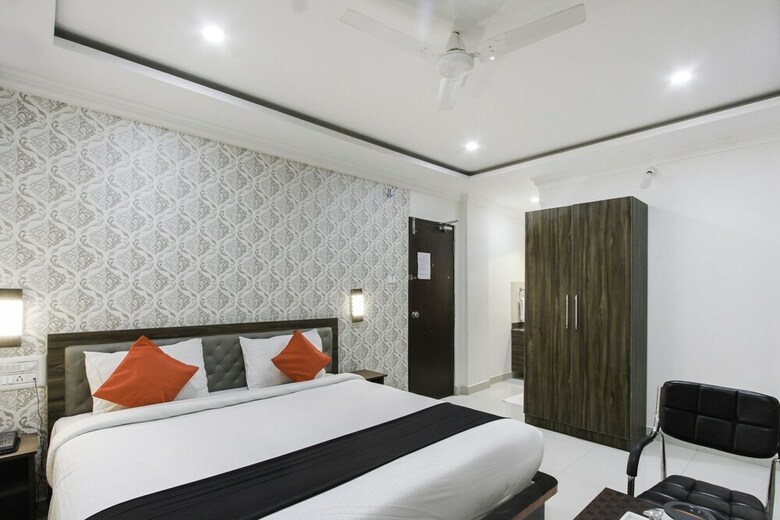 Hotel Oyo 23994 Rich Fort