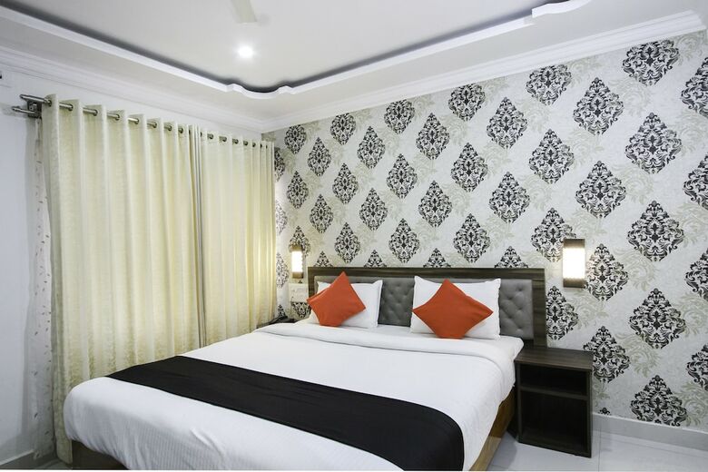 Hotel Oyo 23994 Rich Fort