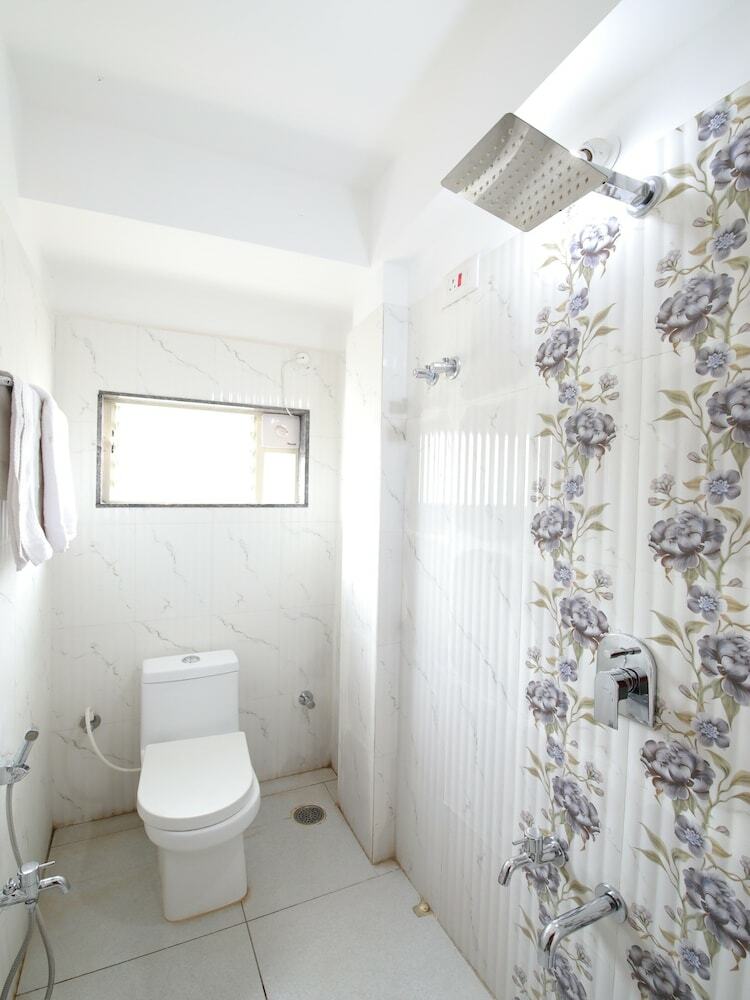 Hotel Oyo 23994 Rich Fort