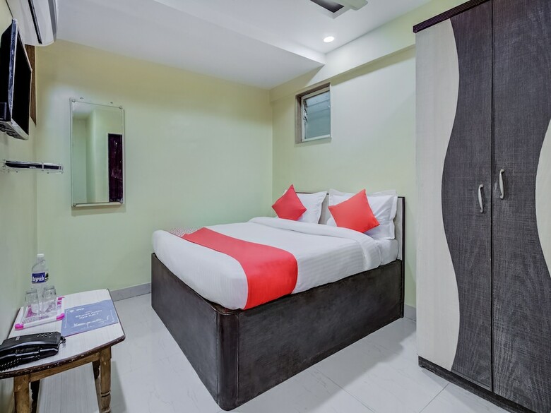 Hotel Oyo 27822 Amrut Executive
