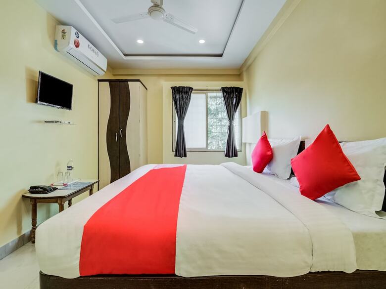 Hotel Oyo 27822 Amrut Executive