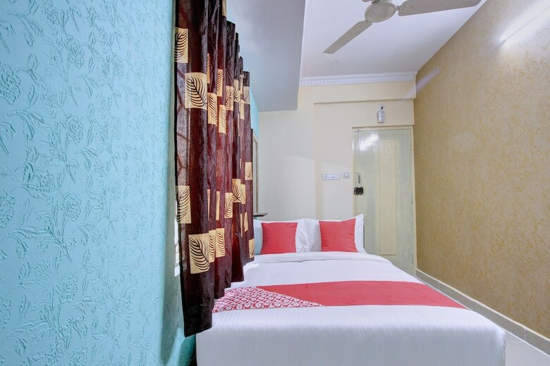 Oyo 24259 Hotel Blue Inn