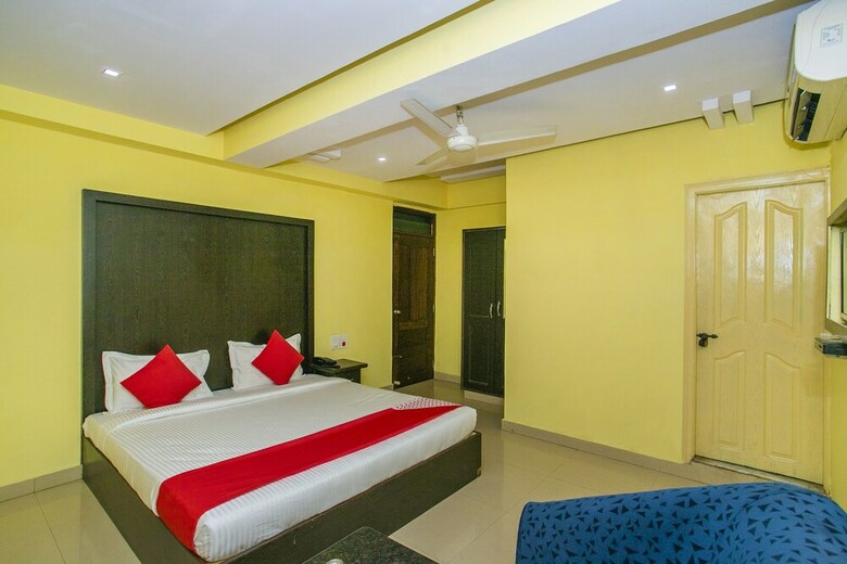 Hotel Oyo 25121 Bns Lodge