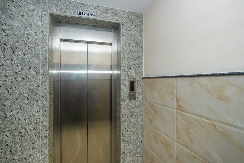 Hotel Oyo 25121 Bns Lodge