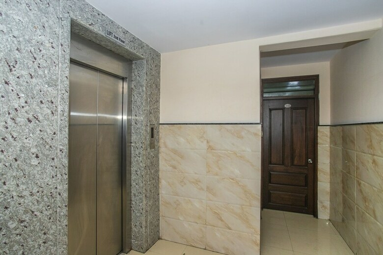 Hotel Oyo 25121 Bns Lodge