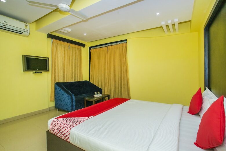 Hotel Oyo 25121 Bns Lodge