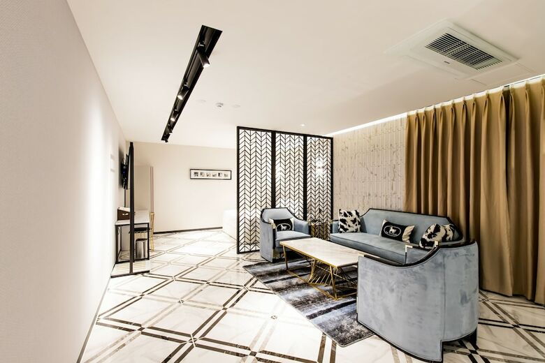 Air Sky Hotel