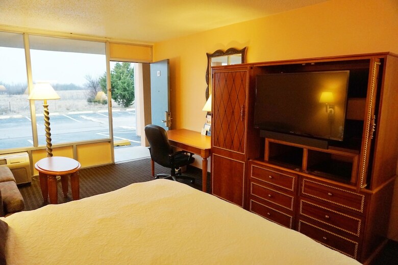 Hotel Castle Inn & Suites