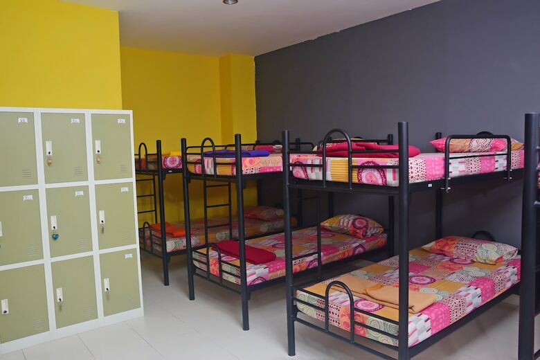 Hostal Footprints Backpacker - Hostel