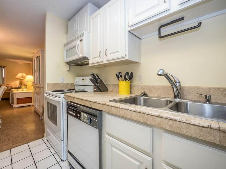 Golfmaster 304 - Two Bedroom Condo