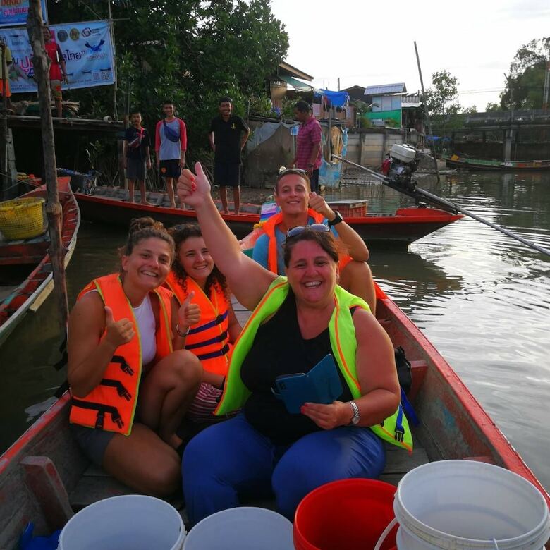 Hostal Rub Lom Chom Klong  By Fisherman Village