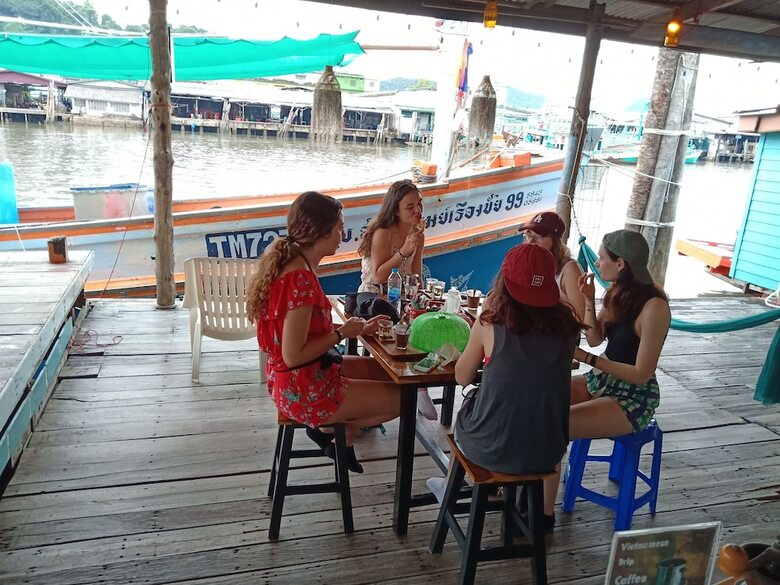 Hostal Rub Lom Chom Klong  By Fisherman Village