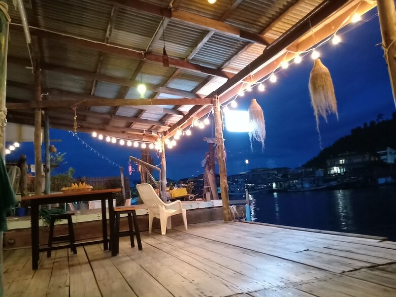 Hostal Rub Lom Chom Klong  By Fisherman Village