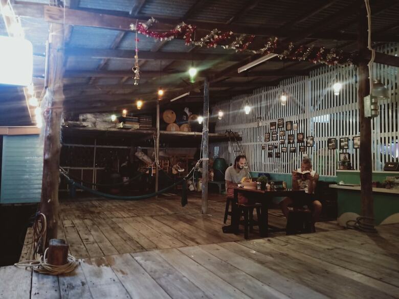Hostal Rub Lom Chom Klong  By Fisherman Village