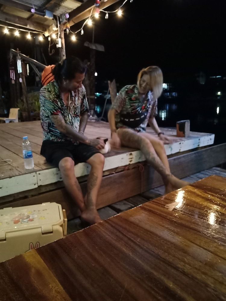 Hostal Rub Lom Chom Klong  By Fisherman Village