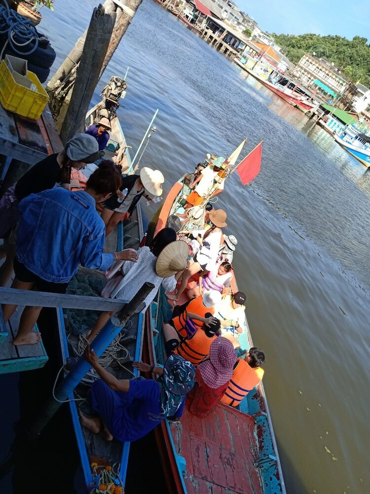 Hostal Rub Lom Chom Klong  By Fisherman Village