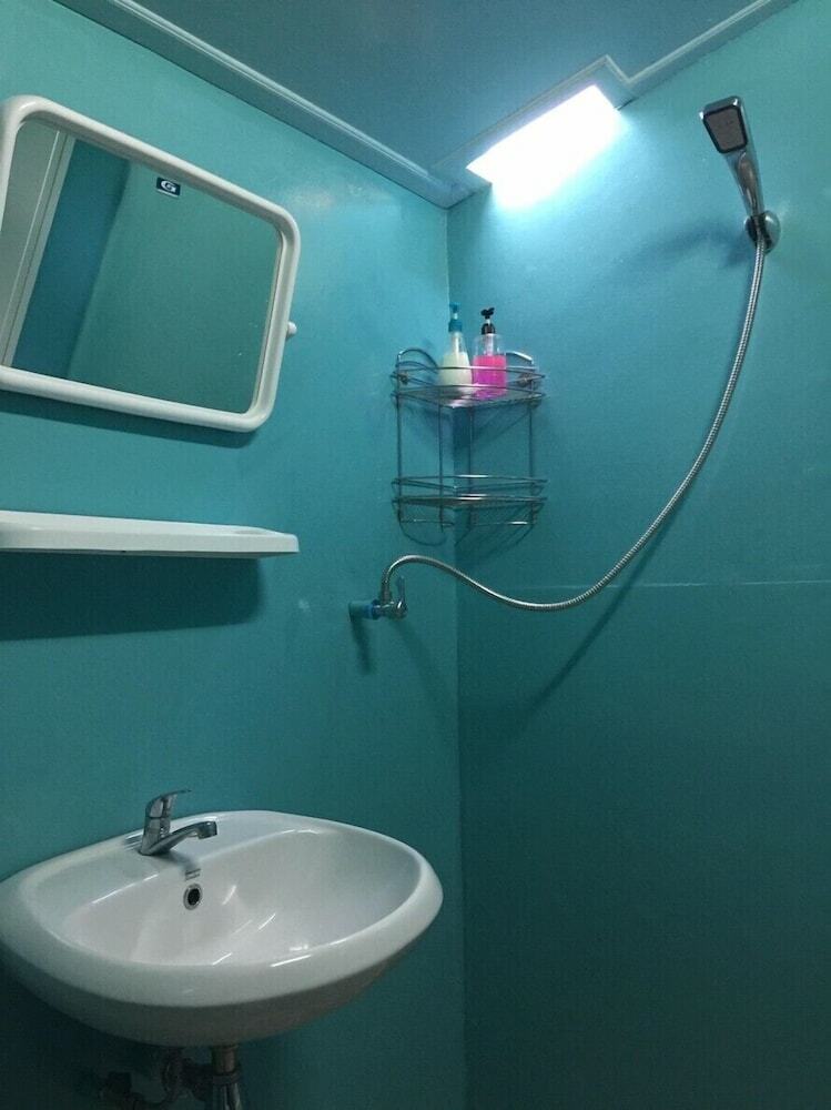Hostal Rub Lom Chom Klong  By Fisherman Village