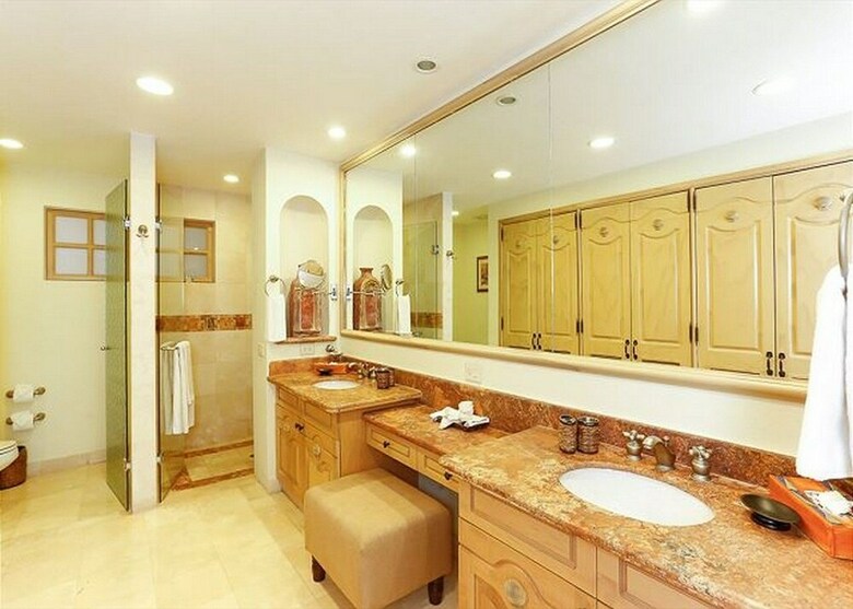 Upgraded Villa La Estancia W/view