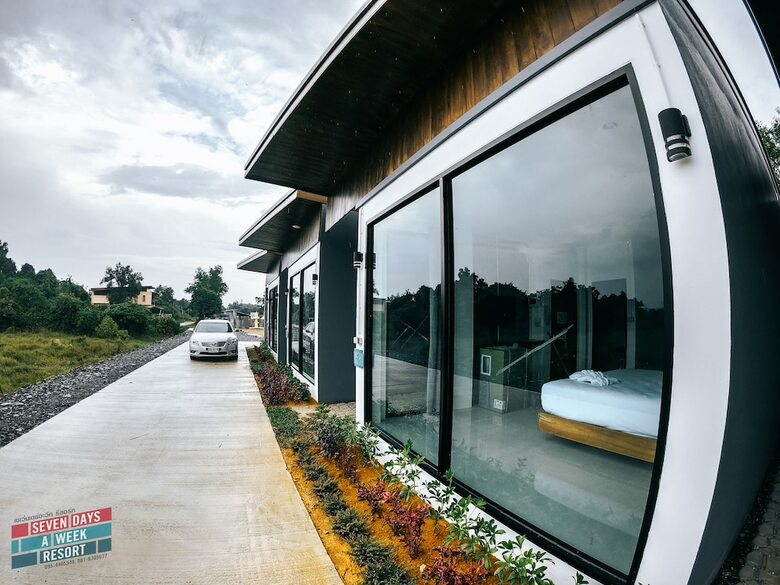 Hotel Seven Days A Week Resort