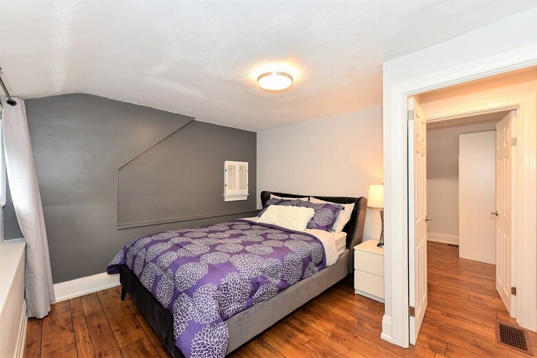 Lavish 4br House With Ravine Backyard