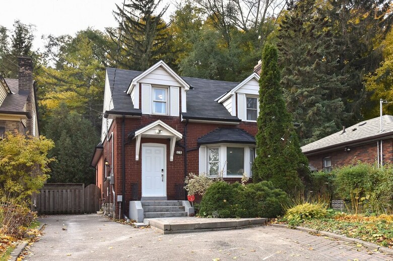 Lavish 4br House With Ravine Backyard