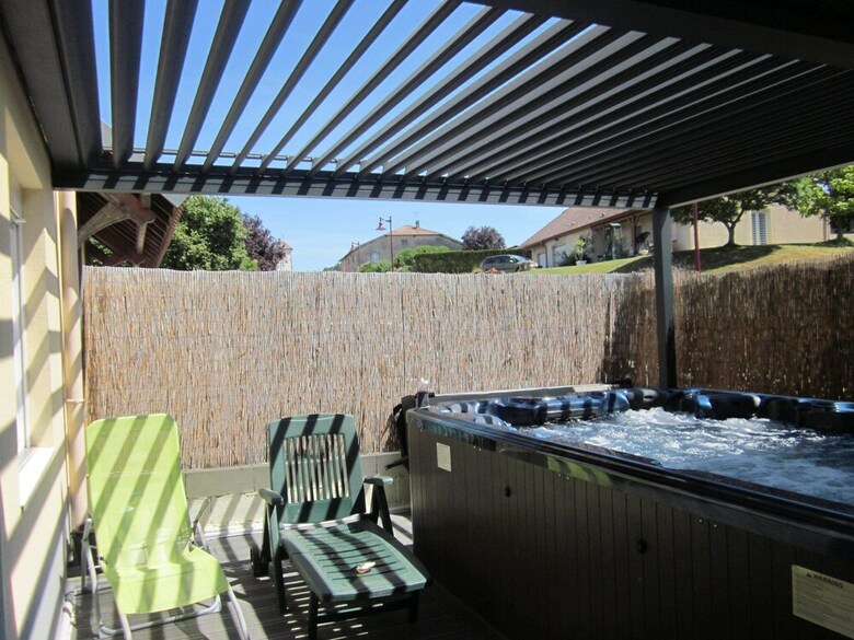 Hotel Chambres Dans Maison de Vacances Avec Spa Ext�rieur