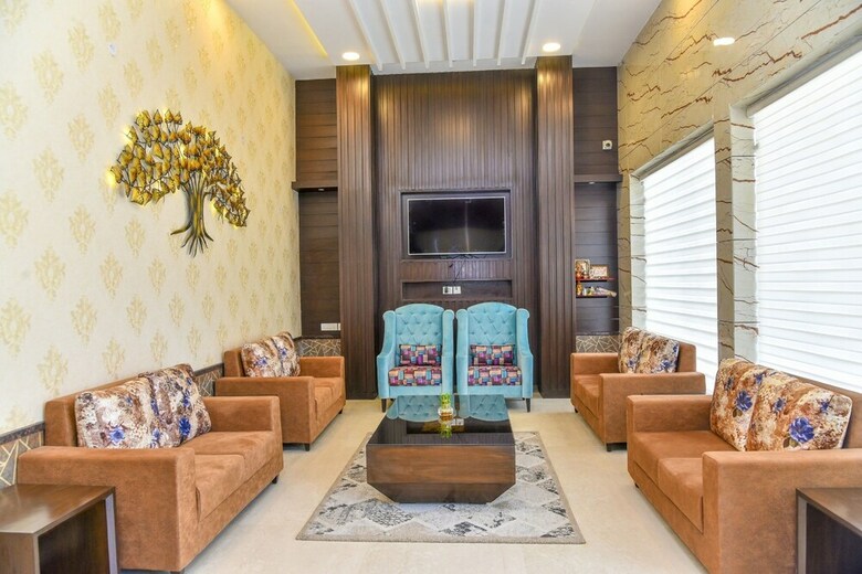 Hotel Grand Decor