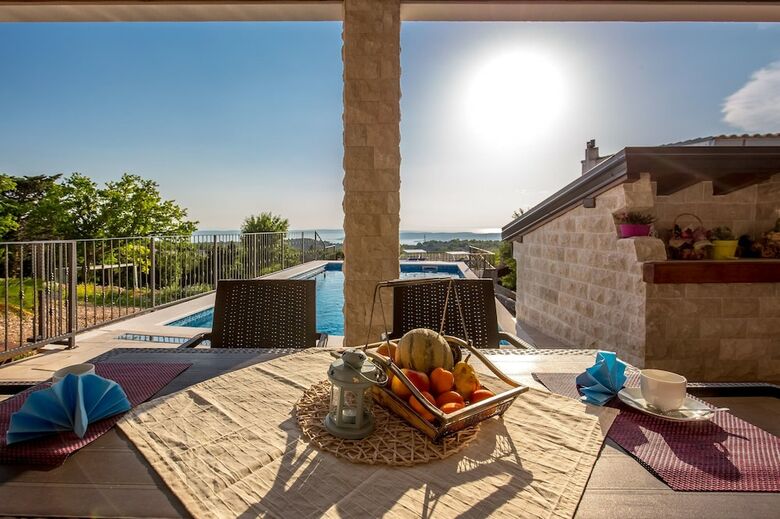 Villa Holiday House Lucija