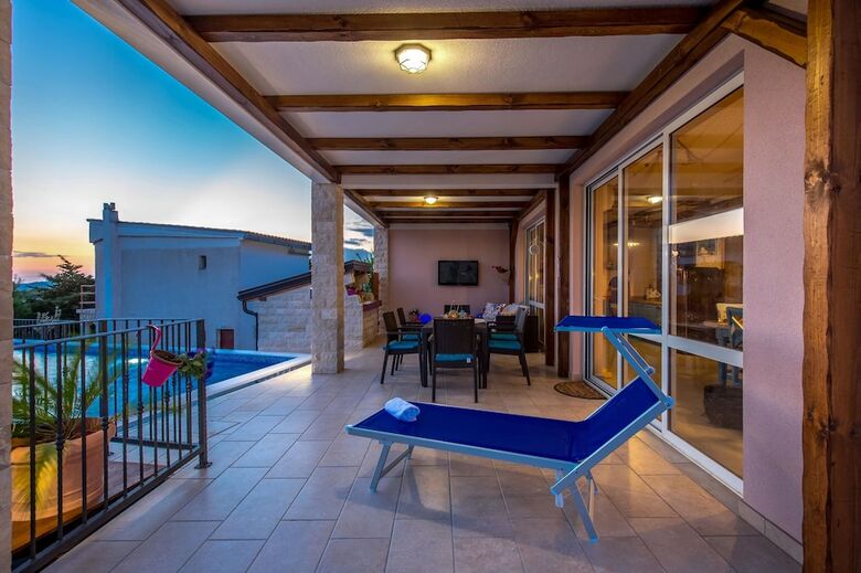 Villa Holiday House Lucija